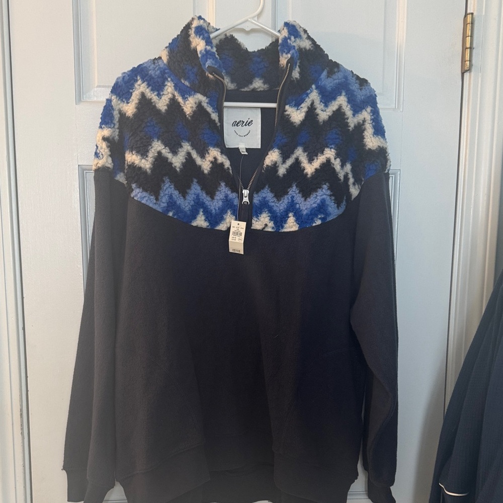Aerie Women’s Navy, White and Blue Chevron Zip-Up Sweater